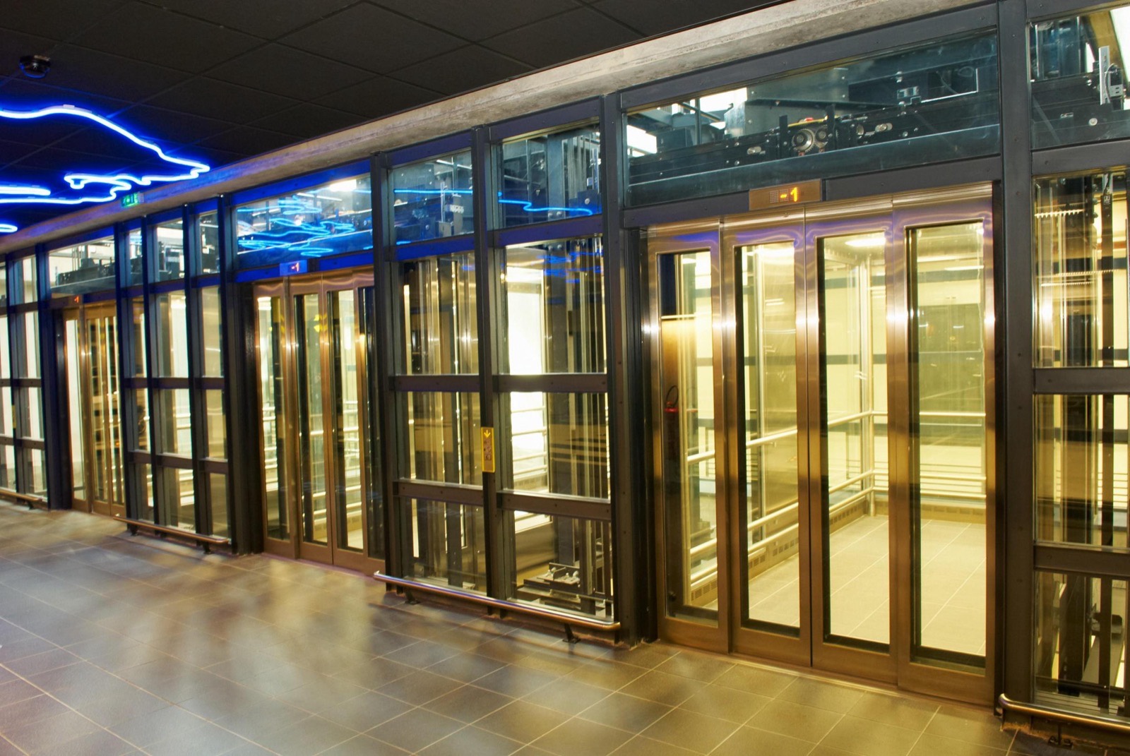 大开口展示